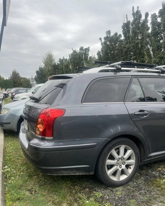 Toyota Avensis cena 12000 przebieg: 238000, rok produkcji 2005 z Lublin małe 92
